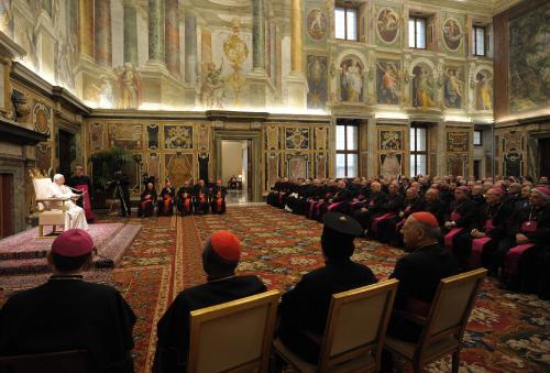 Papež Benedikt XVI. na zasedání Kongregace pro proces svatořečení.