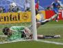 Gólman Petr Čech při gólu Materazziho v posledním zápase skupiny E na MS ve fotbale