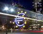 Ilustrační foto - Znak eura před budovou Evropské centrální banky ve Frankfurtu. Ilustrační foto. 