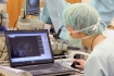 Operace pacienta s rakovinou prostaty metodou zavedení zářiče přímo do orgánu - ilustrační foto.