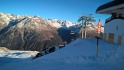Sjezdovka v Alpách, lanovka, lyžování - ilustrační foto