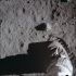 Noha amerického astronauta Buzze Aldrinse z mise Apollo 11 na měsíčním povrchu. 