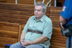 Krajský soud v Liberci pokračoval 15. října 2019 v projednávání případu lékaře Jaroslava Bartáka, který je obžalován z plánování tří vražd a vydírání. Barták si odpykává trest za sexuální obtěžování asistentek.