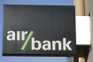 Ilustrační foto - Na snímku z 19. února 2018 je logo Air Bank na pobočce v pražské Vodičkově ulici.