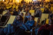 Ilustrační foto - Diváci při projekci v letním kině na filmovém festivalu Jeden svět.