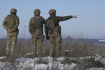 Ilustrační foto - Ukrajinští vojáci poblíž města Popasna v Luhanské oblasti na východě země, 14. února 2022. 