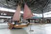 Replika holandského nákladního člunu z 18. století stojí 17. března 2022 v pavilonu A výstaviště Flora v Olomouci, kde se připravuje interaktivní výstava For Model. Plachetnice pojmenovaná Friso byla postavena podle postupů starých lodních mistrů a její stěžeň sahá do šestimetrové výšky.