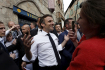 Ilustrační foto - Francouzský prezident Emmanuel Macron v kampani za své znovuzvolení 22. dubna 2022 v městě Figeac na jihozápadě Francie.