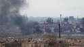 Ilustrační foto - Kouř stoupající z pozemku oceláren Azovstal v ukrajinském Mariupolu, 3. května 2022.