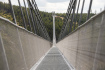 Nejdelší visutý most pro pěší na světě Sky Bridge 721, 9. května 2022, Dolní Morava, Orlickoústecko. Ve výšce 95 metrů překonává údolí Mlýnského potoka z horského hřebene Slamník na hřeben Chlum.