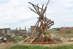 Dobrovolníci  v Moravské Nové Vsi na Hodonínsku postavili památník z trámů domů, které v roce 2021 zasáhlo ničivé tornádo. Snímek je 24. června 2022.