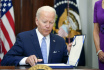 Americký prezident Joe Biden podepsal 25. června 2022 zákon o větší regulaci prodeje a držení zbraní.