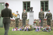V Dolních Vilémovicích na Třebíčsku si lidé 25. června 2022 připomněli 80 let od smrti místního rodáka, parašutisty Jana Kubiše, který byl jedním z atentátníků na zastupujícího říšského protektora Reinharda Heydricha. Pieta u pomníku před Kubišovým rodným domem.