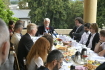 Neformální setkání bývalého předsedy vojenského výboru NATO a náčelníka generálního štábu Petra Pavla s novináři k financování připravované kampaně pro prezidentské volby a představení sponzorů, 29. června 2022, Praha.