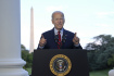 Prezident Joe Biden informuje 2. sprna 2022 ve Washingtonu o tom, že Spojené státy zabily o víkendu v Afghánistánu lídra teroristické sítě Al-Káida Ajmána Zavahrího.