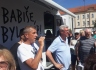 Ilustrační foto - Poslanec ANO Andrej Babiš (vlevo) hovoří na setkání se svými příznivci, 4. srpna 2022 v Táboře