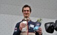 Mistrovství Evropy ve sportovním lezení, 18. srpna 2022 v Mnichově. Lezec Adam Ondra z ČR se stříbrnou medailí z olympijské kombinace.