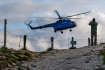 Ilustrační foto - Vrtulník Mi-8T začal dopravovat na Sněžku materiál na opravu horského chodníku, 12. září 2022, Pec pod Sněžkou, Trutnovsko.
