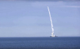 Ilustrační foto - Raketa odpálená z ruské válečné lodi na cíl na území Ukrajiny na snímku ruského ministerstva obrany z 10. října 2022.