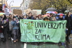 Průvod, kterým v Praze vyvrcholila univerzitní stávka studentů za klima, 17. listopadu 2022, Praha.