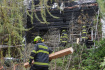Hasiči zasahovali 30. listopadu 2022 u požáru roubeného domu v Novém Boru na Českolipsku. Při jeho likvidaci zemřel dobrovolný hasič, zřítil se na něj strop.