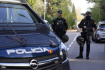 Španělští policisté hlídkují u ukrajinské ambasády v Madridu, 30. listopadu 2022.