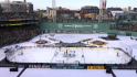 Utkání NHL Winter Classic Boston - Pittsburgh na stadionu  baseballistů Red Sox 2. ledna 2023.