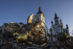 Ilustrační foto - Ruskými silami zničený pravoslavný kostel ve vesnici Bohorodyčne na Ukrajině, 7. ledna 2023. 