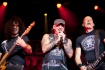 Ilustrační foto - Německá heavymetalová skupina Accept vystoupila 11. července ve Vizovicích na festivalu Masters of Rock. Na snímku jsou (zleva) baskytarista Peter Baltes, zpěvák Mark Tornillo a kytarista Wolf Hoffmann.