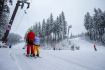 V lyžařském středisku Ski areál Bílá v Beskydech pokračovala lyžařská sezona, 22. ledna 2023, Bílá.