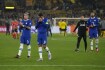 Úvodní osmifinálové utkání fotbalové Ligy mistrů, Borussia Dortmund - Chelsea, 15. února 2023. Zklamaní hráči Chelsea po utkání. Vlevo vpředu Enzo Fernandez a Thiago Silva. 