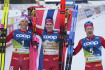 Norští běžci na lyžích (zleva) stříbrný Johannes Hösflot Klaebo, vítězný Simen Hegstad Krüger a bronzový Paal Golberg v cíli skiatlonu na 2x15 km na MS ve slovinské Planici 24. února 2023.