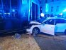 V Praze v Jugoslávské ulici v noci na 25. února 2023 najelo auto na chodník a srazilo chodce. Nehoda si vyžádala pět zraněných, řidič měl podle záchranářů záchvat. 
