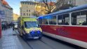 Záchranáři zasahují v pražské Jindřišské ulici, kde tramvaj srazila dvě dívky, 3. března 2023.