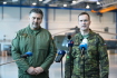 Návštěva náčelníka generálního štábu Karla Řehky (vpravo) a velitele vzdušných sil Petra Čepelky u 22. základny vrtulníkového letectva, 8. března 2023, Náměšť nad Oslavou, Třebíčsko.