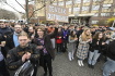 Studenti Vysoké školy ekonomické (VŠE) v Praze svolali demonstraci, na níž chtějí vyzvat děkana Národohospodářské fakulty Miroslava Ševčíka k rezignaci, 15. března 2023.