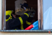 Při odpoledním požáru rodinného domu ve Frýdku-Místku zemřel muž, hasiči ho našli uvnitř už bez známek života, 16. března 2023, Frýdek-Místek.