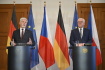 Nově zvolený český prezident Petr Pavel a německý prezident Frank-Walter Steinmeier vystoupili na tiskové konferenci, 21. března 2023, Berlín.