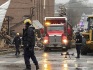 Záchranáři na místě výbuchu v továrně na čokoládu ve West Readingu, 25. března 2023.