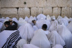 Židé se modlí u Zdi nářků v Jeruzalémě, 9. dubna 2023.