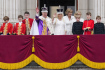Korunovace krále Karla III., 6. května 2023, Londýn. Král Karel III. a královna manželka Camilla zdraví z balkonu Buckinghamského paláce.