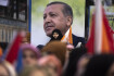 Podporovatelé Recepa Tayyipa Erdogana v tureckých prezidentských volbách na mítinku v Istanbulu, 12. května 2023.