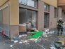 V centru Hradce Králové došlo k výbuchu v přízemí domu v nebytovém prostoru, 15. května 2023. 