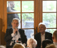 Bývalý prezident Miloš Zeman uctil památku francouzského prezidenta Françoise Mitterranda, 31. května 2023, Jazzová sekce, Praha. Vpravo bývalý předseda Jazzové sekce Karel Srp.