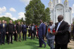 Zprava jihoafrický prezident Cyril Ramaphosa, prezident Komor Azali Assoumani a prezident Senegalu Macky Sall v ukrajinském městě Buča, 16. června 2023.