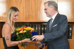 Premiér Petr Fiala (ODS) a česká tenistka Markéta Vondroušová při setkání v sídle vlády, 21. července 2023, Praha. 