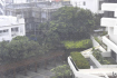 Tajfun Khanun ve městě Naha v japonské prefektuře Okinawa, 2. srpna 2023.