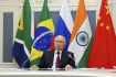 Ruský prezident Vladimir Putin se prostřednictvím videopřenosu účastní summitu skupiny zemí BRICS, 23. srpna 2023.