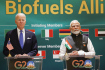 Zleva americký prezident Joe Biden a indický premiér Narendra Modi na  summitu největších světových ekonomik ze skupiny G20 v indickém Dilí, 9. září 2023. 
