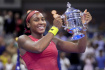 Tenisový turnaj US Open v New Yorku (tvrdý povrch, dotace 65 milionů dolarů): Ženy:  Dvouhra - finále, 9. září 2023. Coco Gauffová z USA s trofejí pro vítězku. 